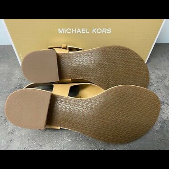 MICHAEL Michael Kors
London Thong Sandals - Picture 6 of 6